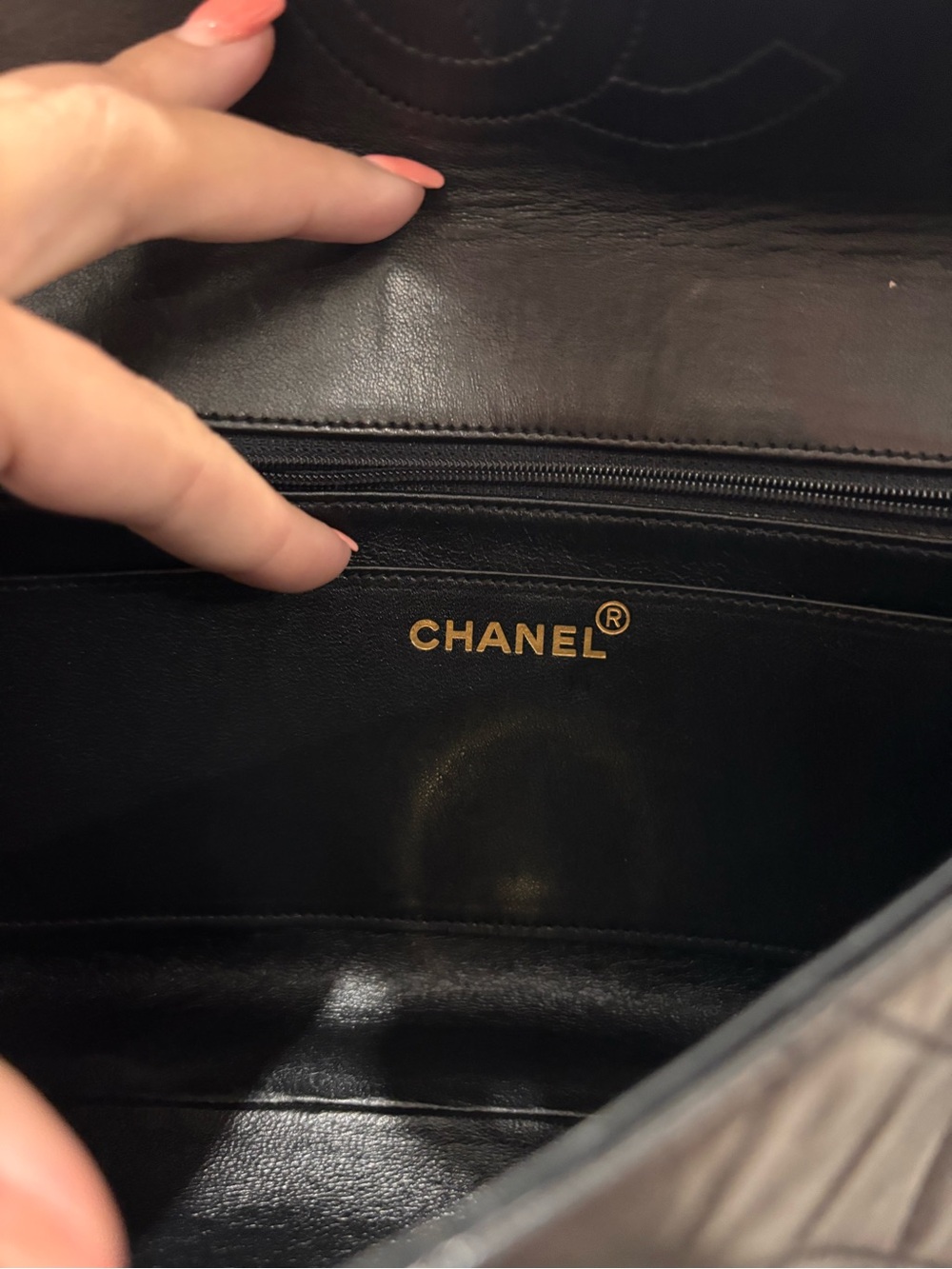 Authentic CHANEL single flap black lambskin 24k gold hardware clutch - Picture 11 of 13